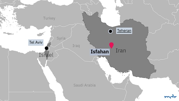 Eine Karte zeigt den Nahen Osten, hervorgehoben sind die Länder Israel und Iran, die Städte Teheran, Tel Aviv und Isfahan sind eingezeichnet.