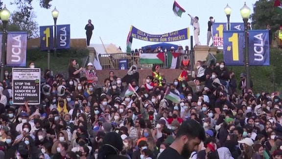Studenten demonstrieren für Solidarität mit Palästinensern