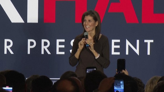 Nikki Haley, Kandidaten der Republikaner bei Wahlkampfauftritt 