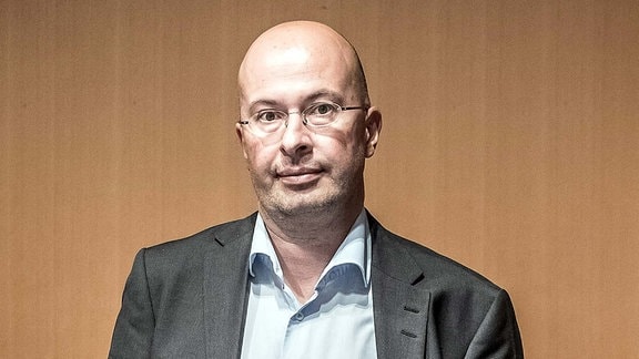 Wolfgang Ainetter im November 2018, damals als Pressesprecher des damaligen Bundesverkehrsministers Andreas Scheuer (CSU) während einer Pressekonferenz