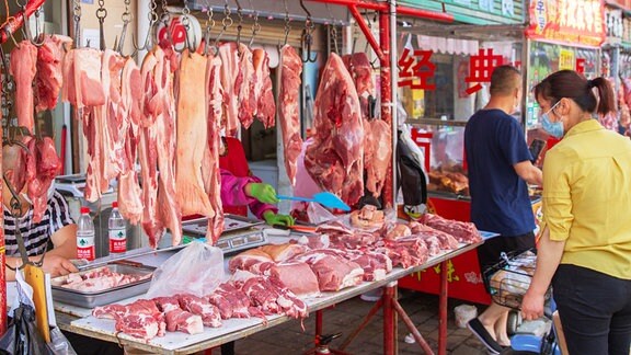 Fleischstand auf einem Markt in Wuhan 2020
