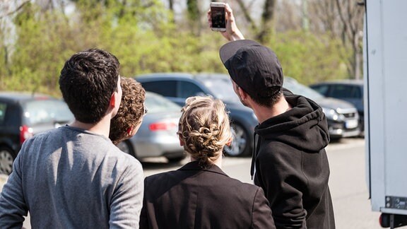 Schnell noch ein Selfie, bevor die Jury-Entscheidung bekannt gegeben wird.