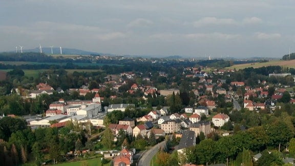 Das idyllische Seifhennersdorf liegt direkt an der Grenze zu Tschechien. Seit der Wende hat es fast die Hälfte seiner Einwohner verloren. 