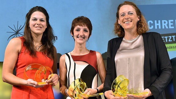 Die Preisträgerinnen des ARD/ZDF Förderpreises "Frauen + Medientechnologie" 2015 (v.li.): Carola Mayr (1. Preis), Theresa Liebl (3. Preis), Britta Meixner (2. Preis)