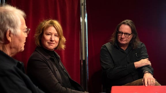 Autor Volker Braun, Schauspielerin Corinna Harfouch und Regisseur Ulrich Lampen bei den Hörspielaufnahmen zu WERKTAGE 