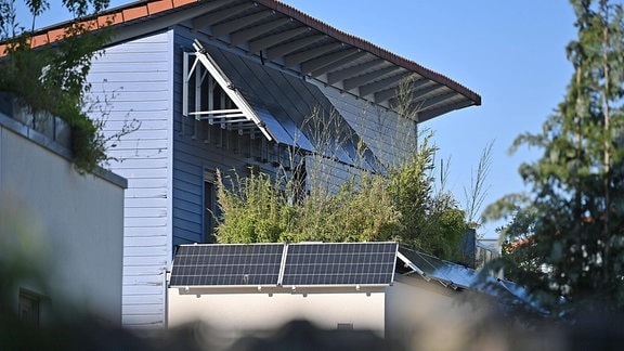 Solarpanele an einem Haus