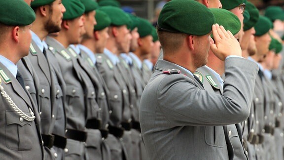 Bundeswehrsoldaten beim feierlichen Gelöbnis