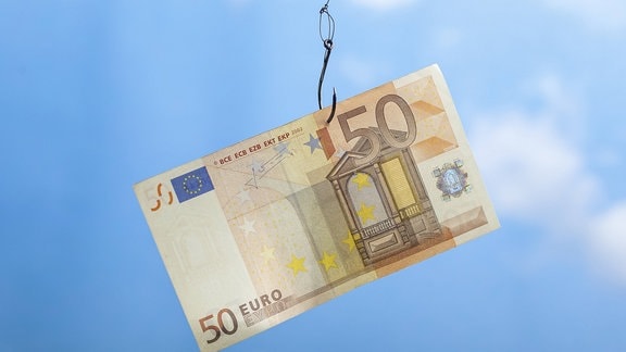 50-Euro-Schein an Angelhaken