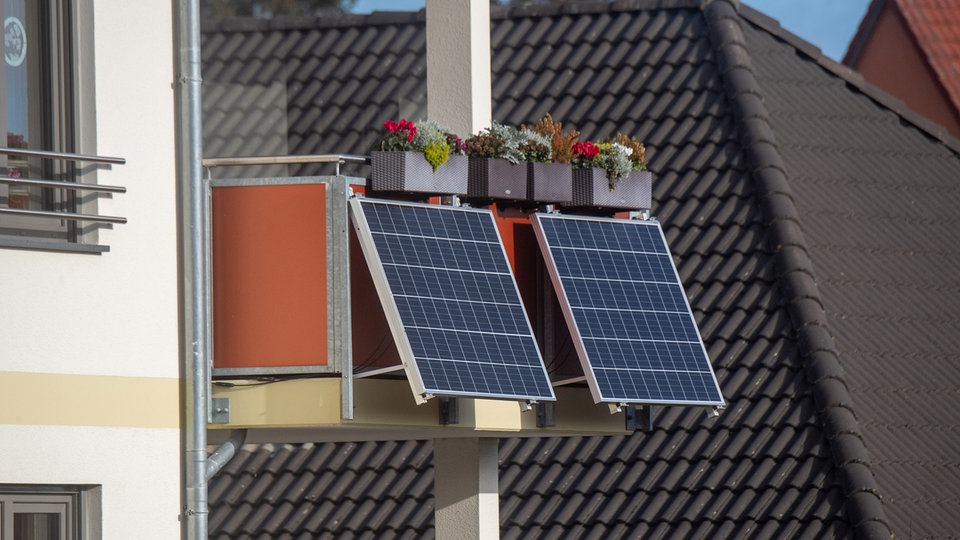 Unkomplizierter Solarstrom für zu Hause: Thüringen entdeckt die Balkonkraftwerke