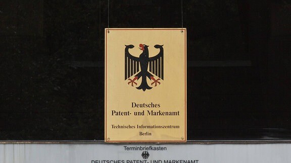 Deutsches Patent- und Markenamt mit Briefkästen, gereiht nach Wochentagen, 2012