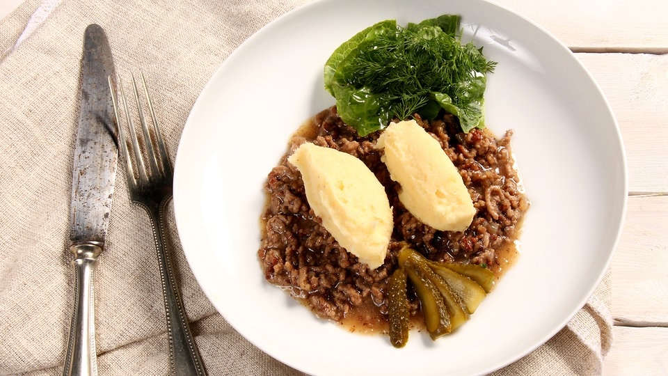 Rezept: Gehacktesstippe mit Kartoffelbrei von Robin Pietschs Oma | MDR.DE