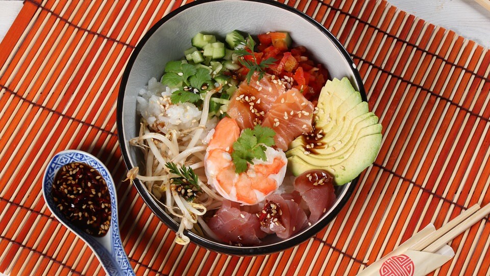 Rezept vom Sternekoch SushiBowl selbst gemacht MDR.DE