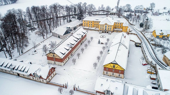 Bildungsgut Schmochtitz im Schnee (Vogelperspektive)