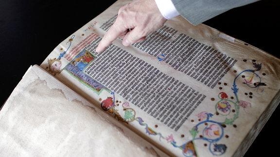 Eine originale Gutenberg-Bibel.