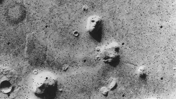Das Gesicht von Cydonia (auf dem Mars) in einer Fotografie von 1998.