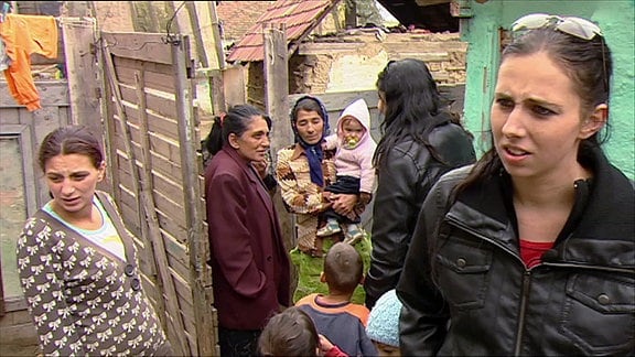 Jenny Rasche in einer Roma-Siedlung in Sibiu (Siebenbürgen)