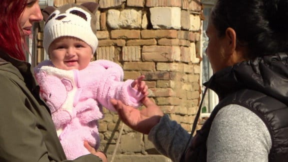 Jenny Rasche in einer Roma-Siedlung in Sibiu (Siebenbürgen)