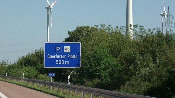 Autobahnschild Rastplatz "Querfurter Platte"