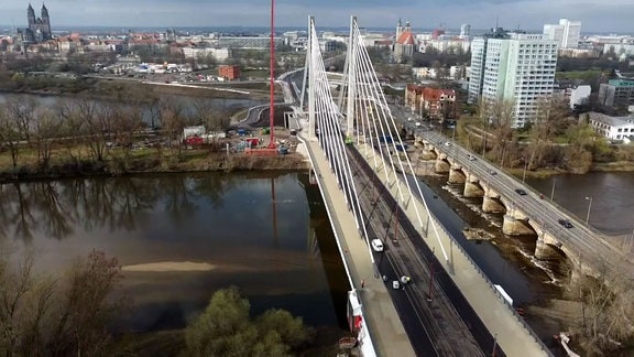 neue Brücke Magdeburg