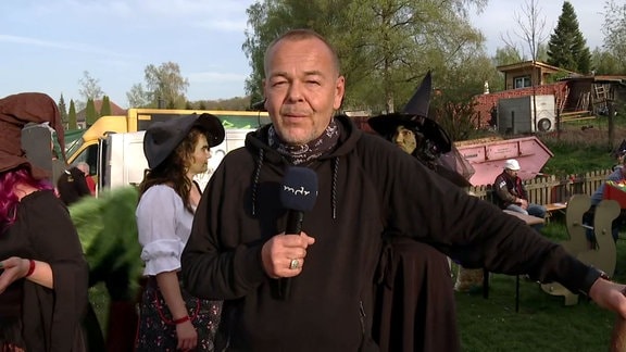 Reporter Hagen Tober berichtet vom Hexentanz.