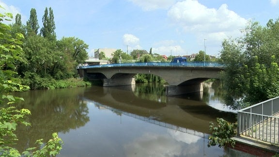 Eine Brücke