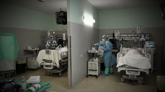 Blick in ein Krankenhauszimmer.