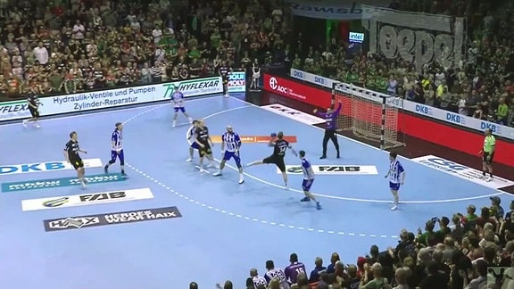 Szene aus einem Handballspiel