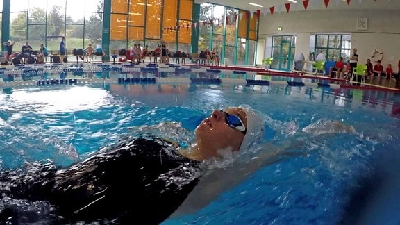 Lotte Schupp, Harzer Schwimmverein Wernigerode, im Becken 