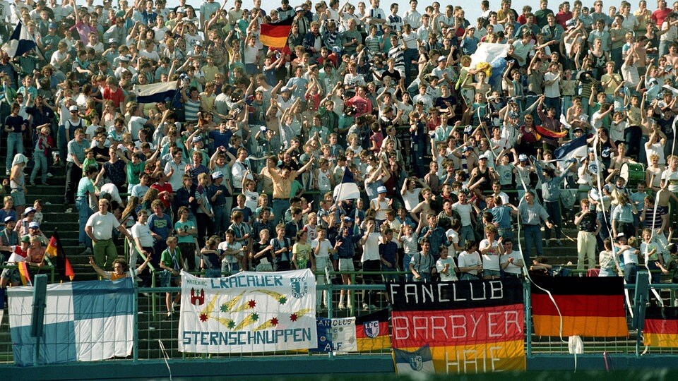 Zwischen Ekstase und Rassismus: Erinnerungen an die Reise der FCM-Fans nach Bordeaux im Uefa-Cup 1990 - MDR