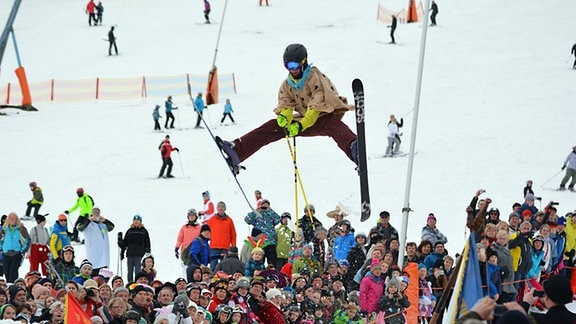 Skifasching Oberwiesenthal Trotzt Dem Wetter Mdr De