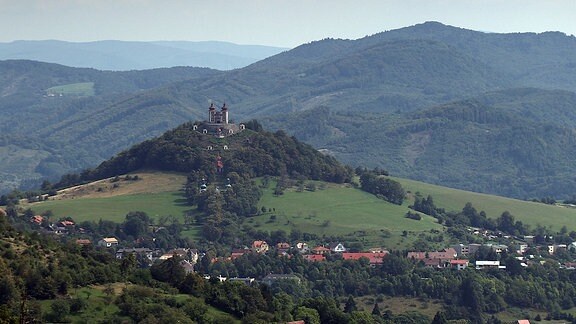 Die Bergstadt Banská Štiavnica gehört mit ihren Sehenswürdigkeiten wie dem Kalvarienberg seit 1993 zum UNESCO Welterbe