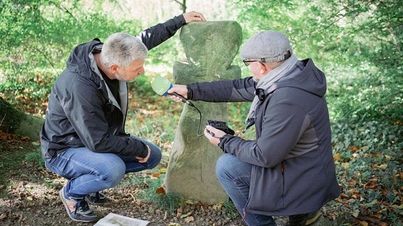 Mario Süßenguth (re) im Gespräch mit Mario Sempf für den Podcast "Sühnenkreuze" der Reihe Unheimliche Heimat - Gruselgeschichten auf der Spur