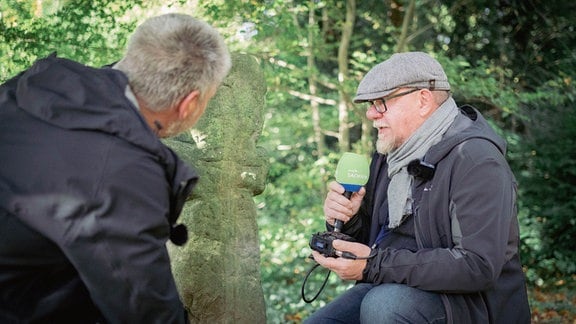 Mario Süßenguth (re) im Gespräch mit Mario Sempf für den Podcast "Sühnenkreuze" der Reihe Unheimliche Heimat - Gruselgeschichten auf der Spur