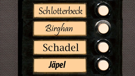 Klingelschild  mit den Namen Morlang, Leschner, Fröbel, Eidlbös  
