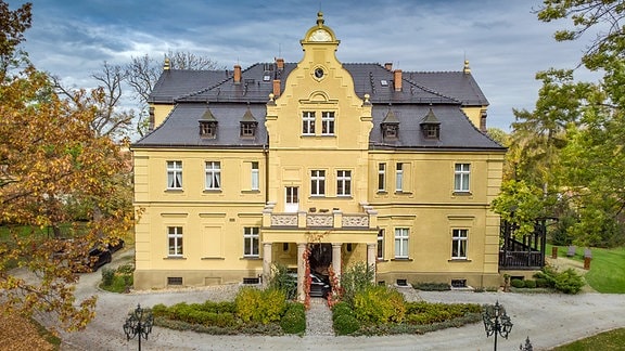 Pałac Gruszów/ Schloß Birkholz  bietet 12 stilvoll eingerichtete Gästezimmer - Nichs an diesem Ort ist zufällig!
