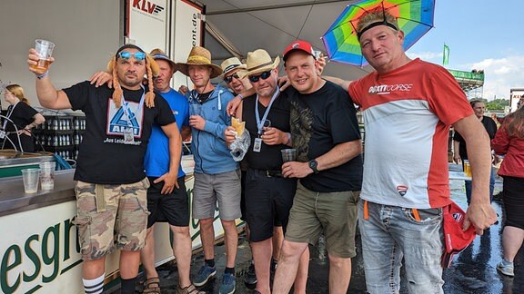 Fans und Besucher auf dem Sachsenring beim Motorrad Grand Prix 