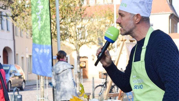 Silvio Zschage kocht Suppe in Belgern