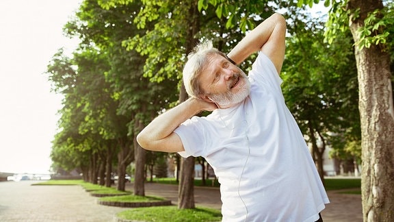 Ein Mann beim Fitness