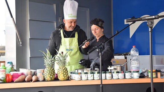 Silvio Zschage im Gespräch mit Köchin Kathi Wetzel