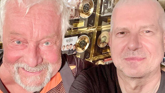 Frank Michael Bauer mit Beatles-Fan Frank Schmieder