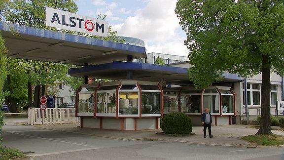 Einfahrt einer Niederlassung der Firma Alstom