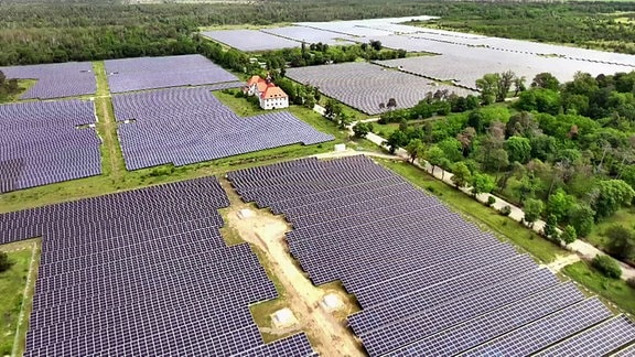 Luftbild des Solarparks in Zeithain