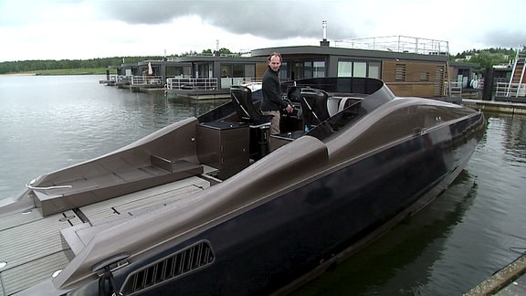 Luxus-Bootbauer Christopher Gelsdorf auf seiner Luxusyacht „GTS“