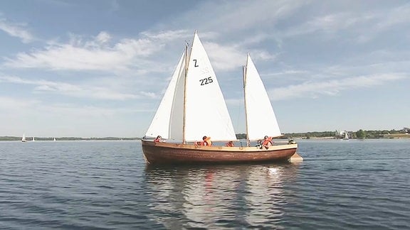 ein Bott auf einem See