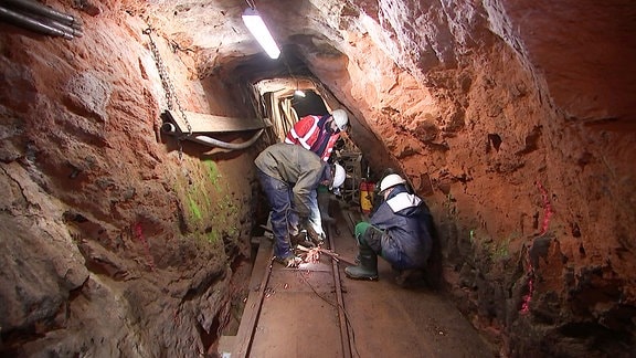 Schweißarbeiten in einem Bergwerk