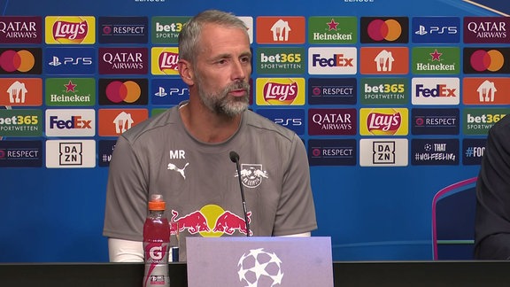 RB Leipzig Trainr Marco Rose auf der Pressekonferenz vor dem Spiel gegen Juventus Turin