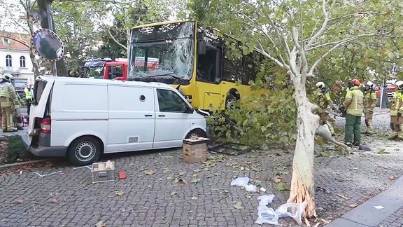 ein verunfallter Bus