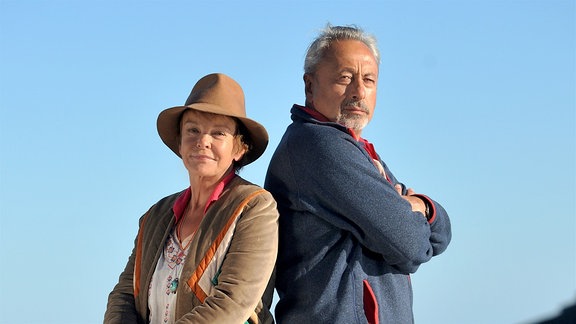 Harry (Wolfgang Stumph) und Susan (Katrin Sass) streiten sich um ein Eiland.
