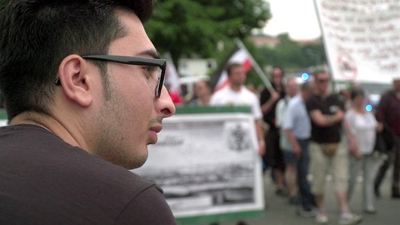 Der 18-jährige Said bei einer rechten Demo im sächsischen Freital.
