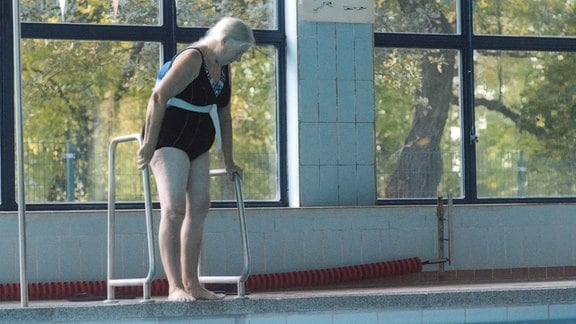 Die Nichtschwimmer beweisen, dass es nie zu spät ist, den Sprung ins kalte Wasser zu wagen.